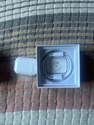 iPhone 15 + AirPods + Apple Watch