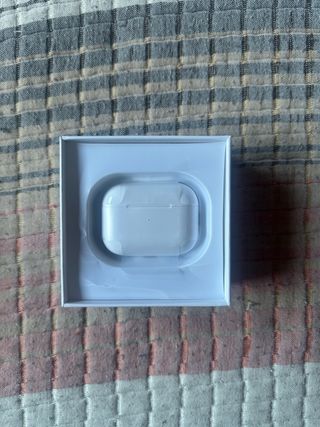 iPhone 15 + AirPods + Apple Watch