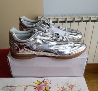 Zapatillas Bershka plateadas talla 38