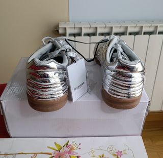Zapatillas Bershka plateadas talla 38