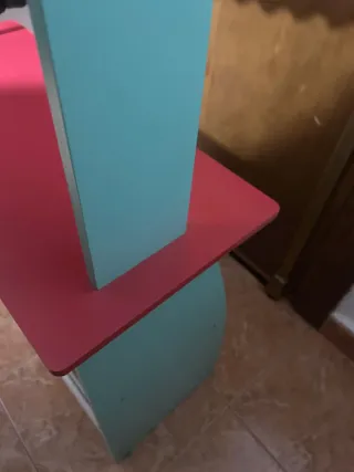 Teatro de juguete y supermercado infantil.