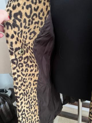 Abrigo estampado animal print Mango