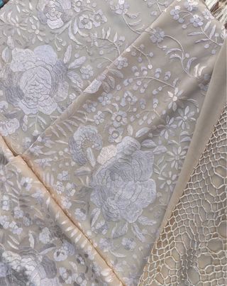Mantón de Manila Antiguo Beige Bordado