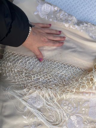 Mantón de Manila Antiguo Beige Bordado