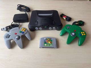 Consola Nintendo 64 + 2 Comandi + Gioco