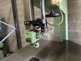 SIERRA DE CINTA VERTICAL SIPA 700AC TRIFÁSICA