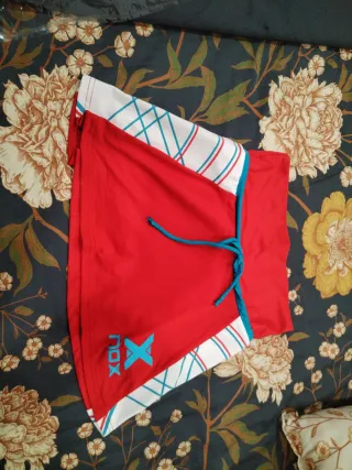 Conjunto de pádel rojo y blanco