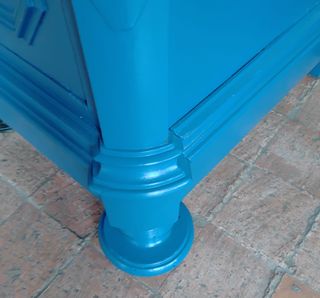 Cassettone blu decapato stile shabby chic