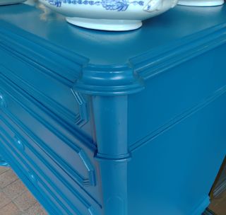Cassettone blu decapato stile shabby chic