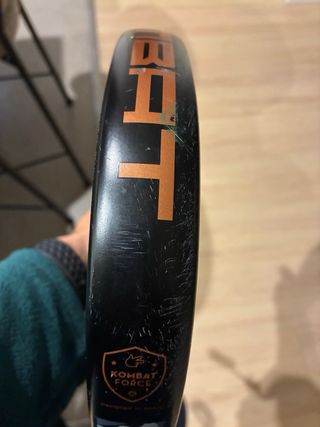 Pala pádel Kombat Troya Ulises + 3 botes HEAD pro