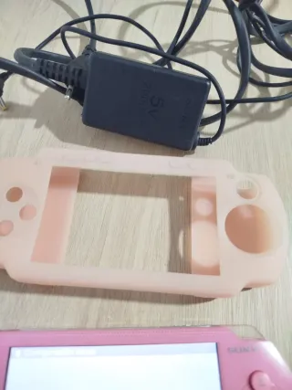 PSP rosa con cargador
