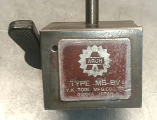 Base magnética y reloj comparador.