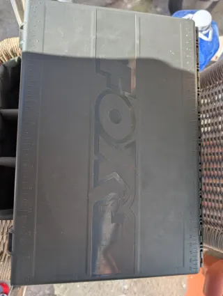 Caja de pesca Fox Large Carpfishing