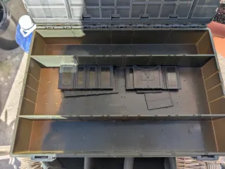 Caja de pesca Fox Large Carpfishing