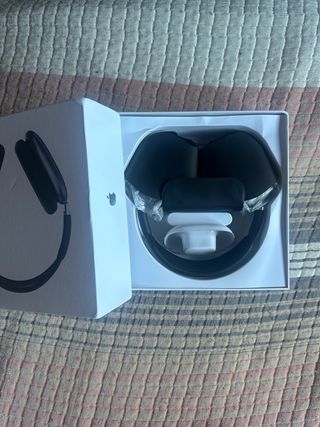 Apple Watch Ultra 2 + 2 Armani + AirPods Max