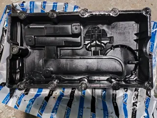 Tapa balancines VW 06F 103 475 BKD