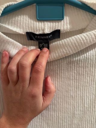 Jersey blanco de cuello alto