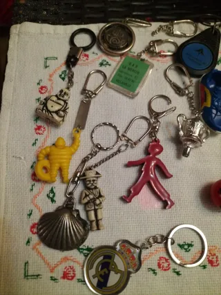 Lote de llaveros variados