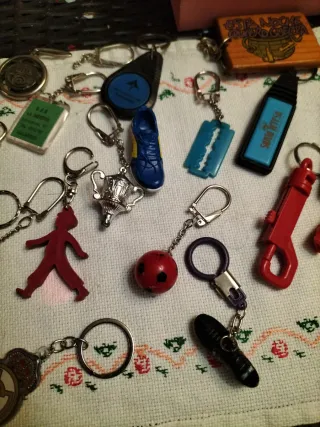 Lote de llaveros variados