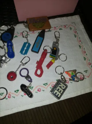 Lote de llaveros variados
