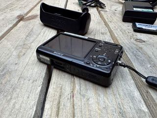 SONY CYBERSHOT DSC-T3 5.1 MP + BASE + CARICABATTERIE