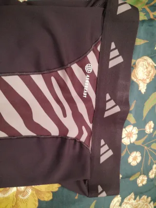 Mallas Adidas Moradas con Estampado