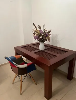 Mesa comedor + 6 sillas tapizadas