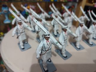 Conjunto desfile 15 soldados Reamsa años 80