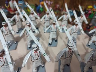 Conjunto desfile 15 soldados Reamsa años 80