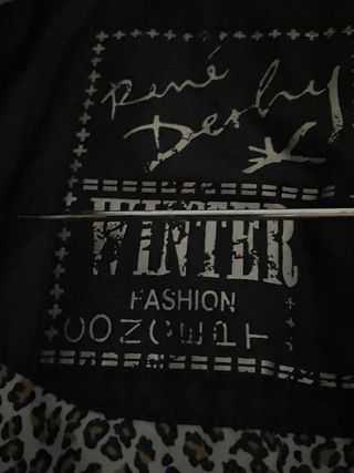 Chaqueta negra chica diseño moderno