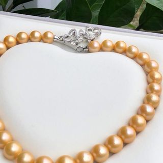 Collar Perlas Doradas Cierre Mariposas