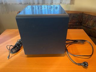 Altavoces Kef home cinema con subwoofer