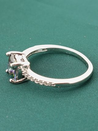 Anillo con Piedra Multicolor Nuevo