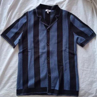 Camisa de punto cubana con rayas azules
