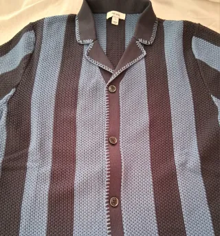 Camisa de punto cubana con rayas azules