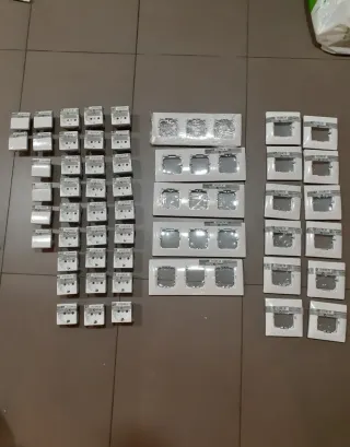 Lote Marcos y Mecanismos Simon 27 Blanco