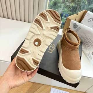 Botas UGG Beige/Marrón Talla 36 Nuevas
