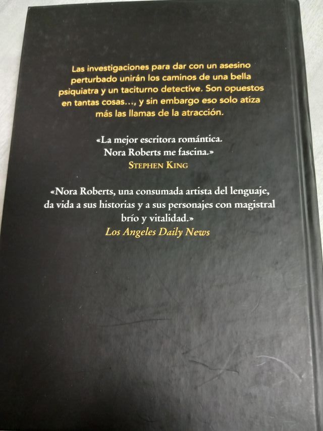 2l NORA ROBERTS. Destinos de pasión;Polos opuestos