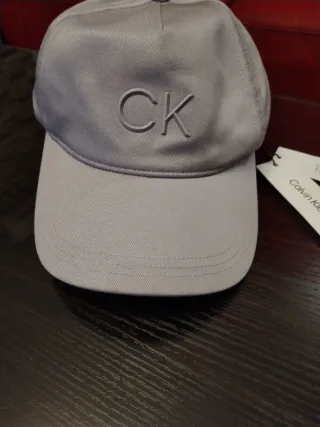 Gorra Calvin Klein CK lila