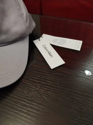 Gorra Calvin Klein CK lila