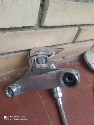 Grifo Ducha y Manguera Metal