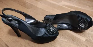 Peep toes raso pedrería talla 38