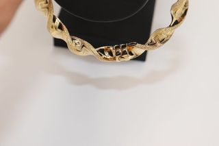 PULSERA RIGIDA RIZADA CON GRECA GRAZIELLA 18K
