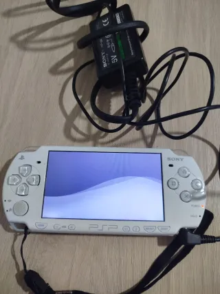PSP Blanco + Juego Dungeon Explorer