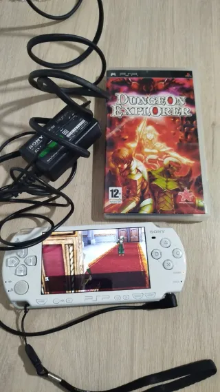 PSP Blanco + Juego Dungeon Explorer