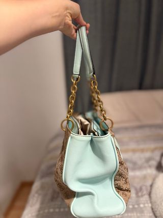 Bolso Guess Beige y Azul