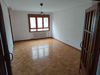 Alquiler piso c/ Ultramar 4