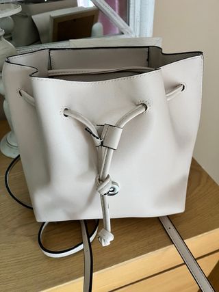 Mochila Bershka Beige