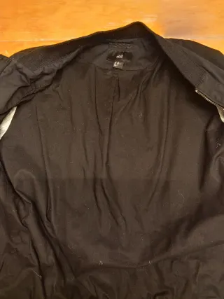 Cazadora H&M Negra Talla L