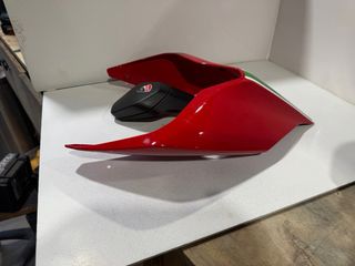 Tapa colín Ducati Streetfighter V2 Monoposto